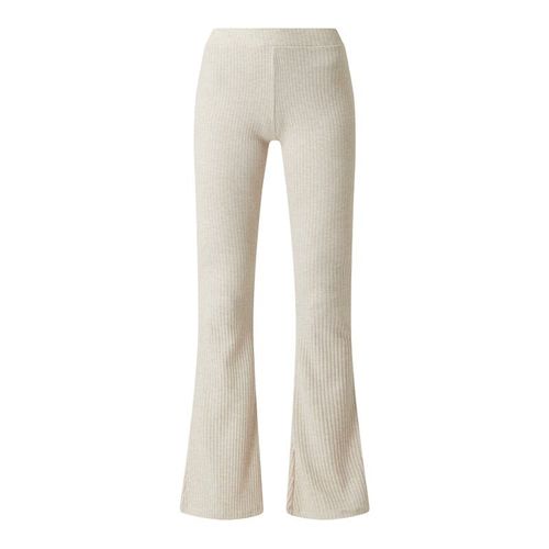 Luźne spodnie z prążkowaną fakturą model ‘Nella’ 79.99PLN
