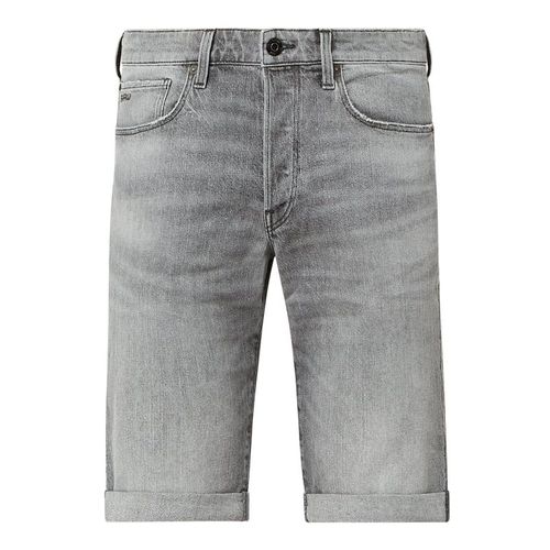 Szorty jeansowe o kroju straight fit z dodatkiem streczu 279.99PLN