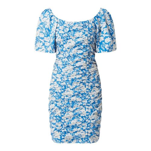 Sukienka z odkrytymi ramionami i kwiatowym wzorem model ‘Mynte’ 399.00PLN