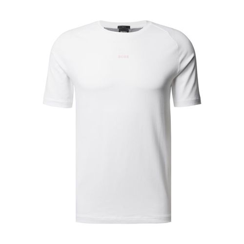 T-shirt o kroju slim fit z subtelnymi napisami z logo 329.00PLN